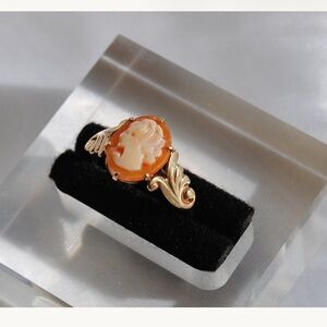 Vintage Shell Cameo Ring from 1950’s 9ct gold in excellent condition Size 5